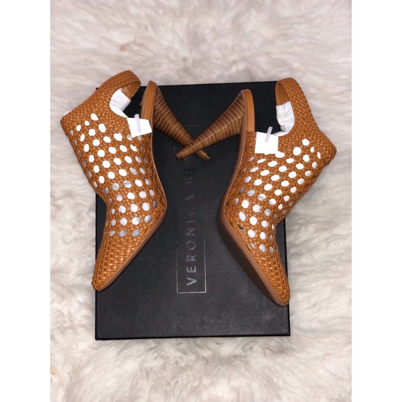 Veronica Beard Livia Basket Weave ClosedToe Sandal - Picture 3 of 8